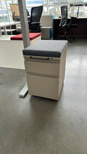 Load image into Gallery viewer, Used Herman Miller Pedestal w/ Cushions
