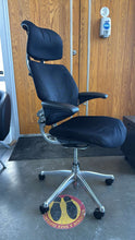 Load image into Gallery viewer, Used Humanscale Freedom Chair w/ Headrest