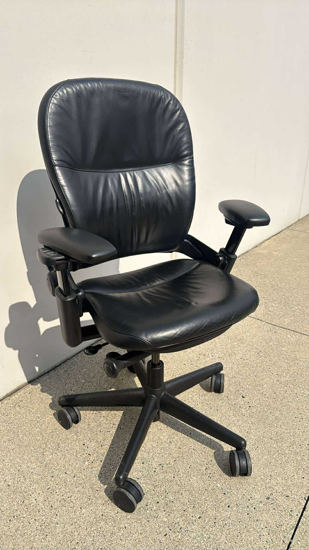 Used Leather Steelcase Leap Fully Loaded – Evergreen Office