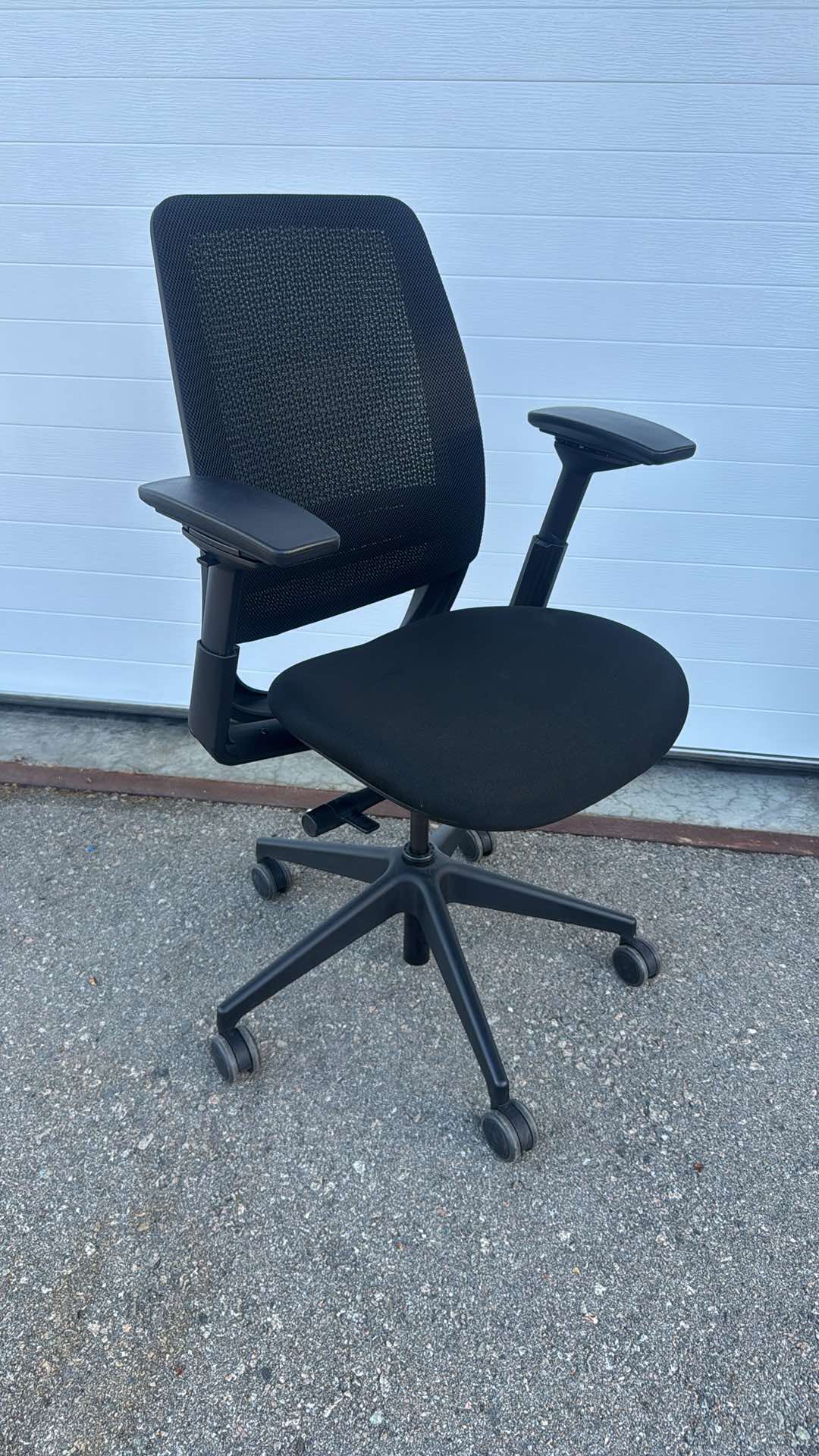 Used Steelcase Series Chair Ergonomic Mesh Office Seating