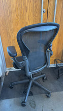 Load image into Gallery viewer, Used Herman Miller Aeron Classic Size B Chair
