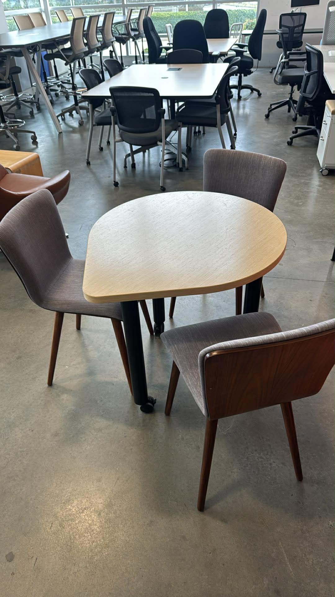 Herman Miller Everywhere Rolling Table (Teardrop Shape) - 36" x 30"