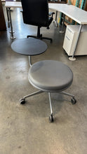 Load image into Gallery viewer, Used Keilhauer &quot;Juxta&quot; stool w/ Tablet
