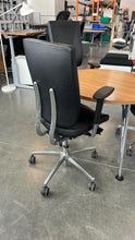 Load image into Gallery viewer, Used Boss Design &quot;Sona&quot; Executive Task Chair
