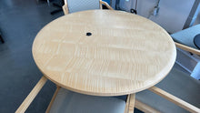 Load image into Gallery viewer, Used Steelcase 42&quot; Round Table
