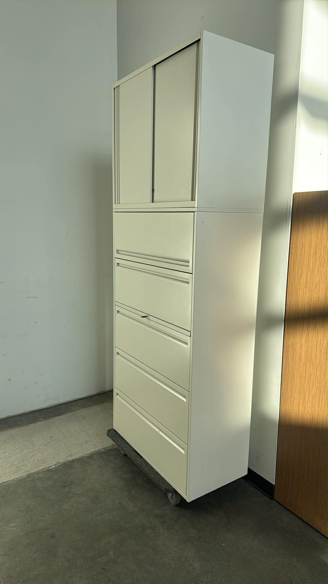 Haworth 5-Drawer Storage Cabinet with Top Storage