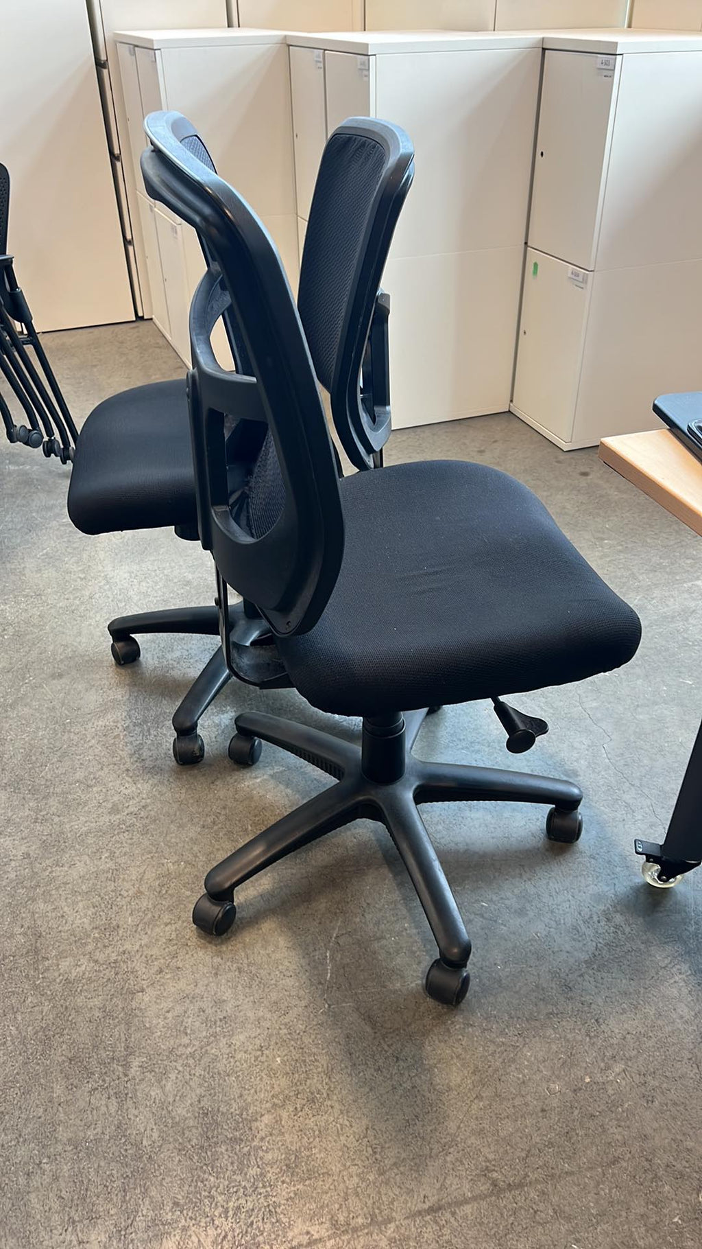 Armless Cool Mesh Chair