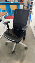 Load image into Gallery viewer, Used Leather Boss Design Executive Chair
