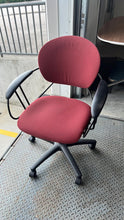 Load image into Gallery viewer, Used Steelcase Uno Chairs
