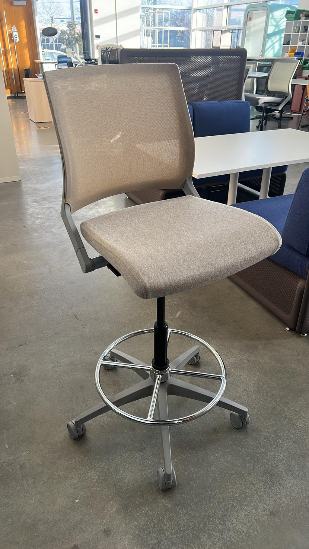 Sit-On-It Movi Task Stool