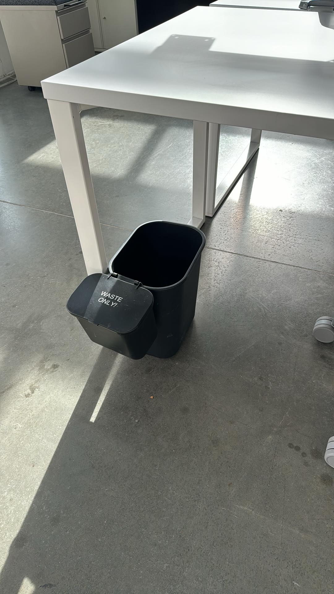 Black Recycling Bin with Waste Hanger