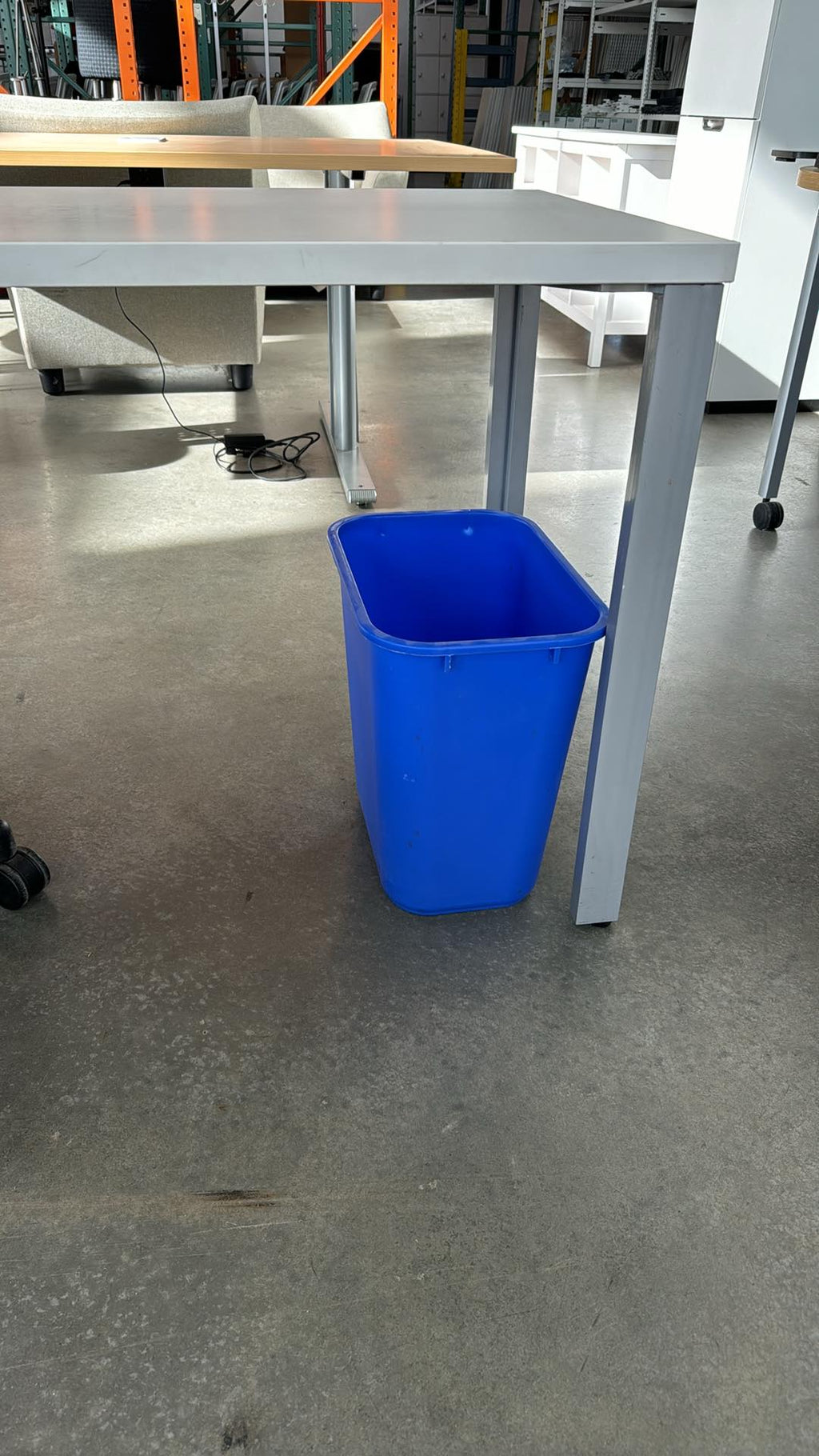 Rubbermaid Recycling Bin