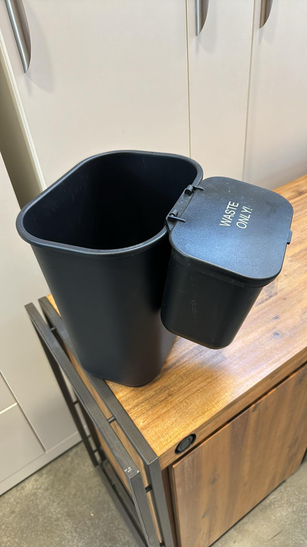 Black Recycling Bin with Waste Hanger