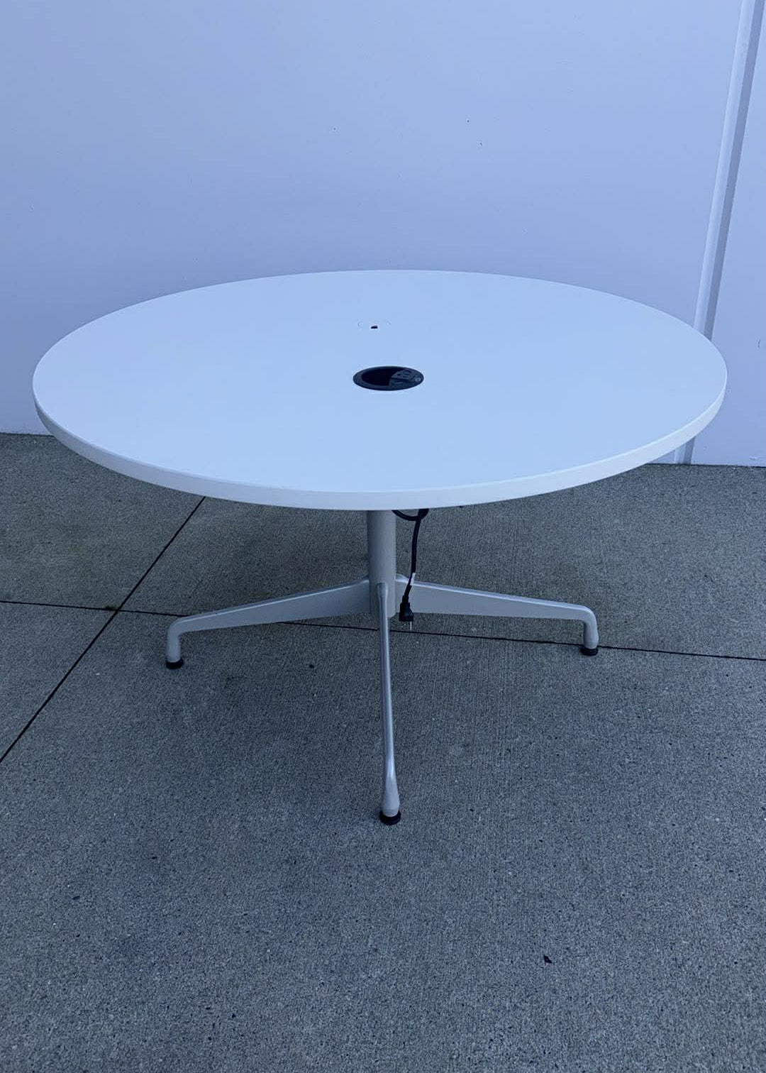 Herman Miller Eames Powered Round Table