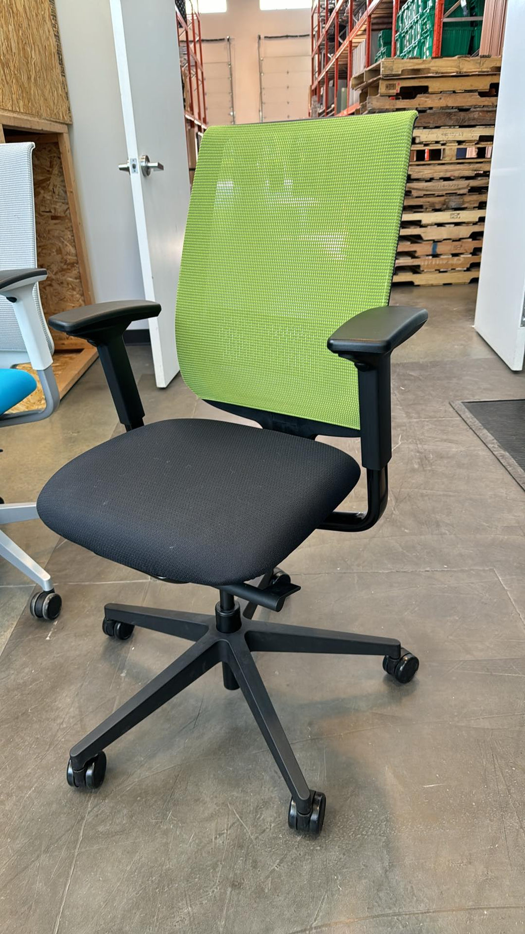 Like NEW Steelcase Reply Ergonomic Office Chairs