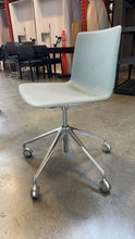 Load image into Gallery viewer, Used Andreu World &quot;Flex&quot; Design Side Chair
