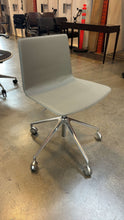 Load image into Gallery viewer, Used Andreu World &quot;Flex&quot; Design Side Chair
