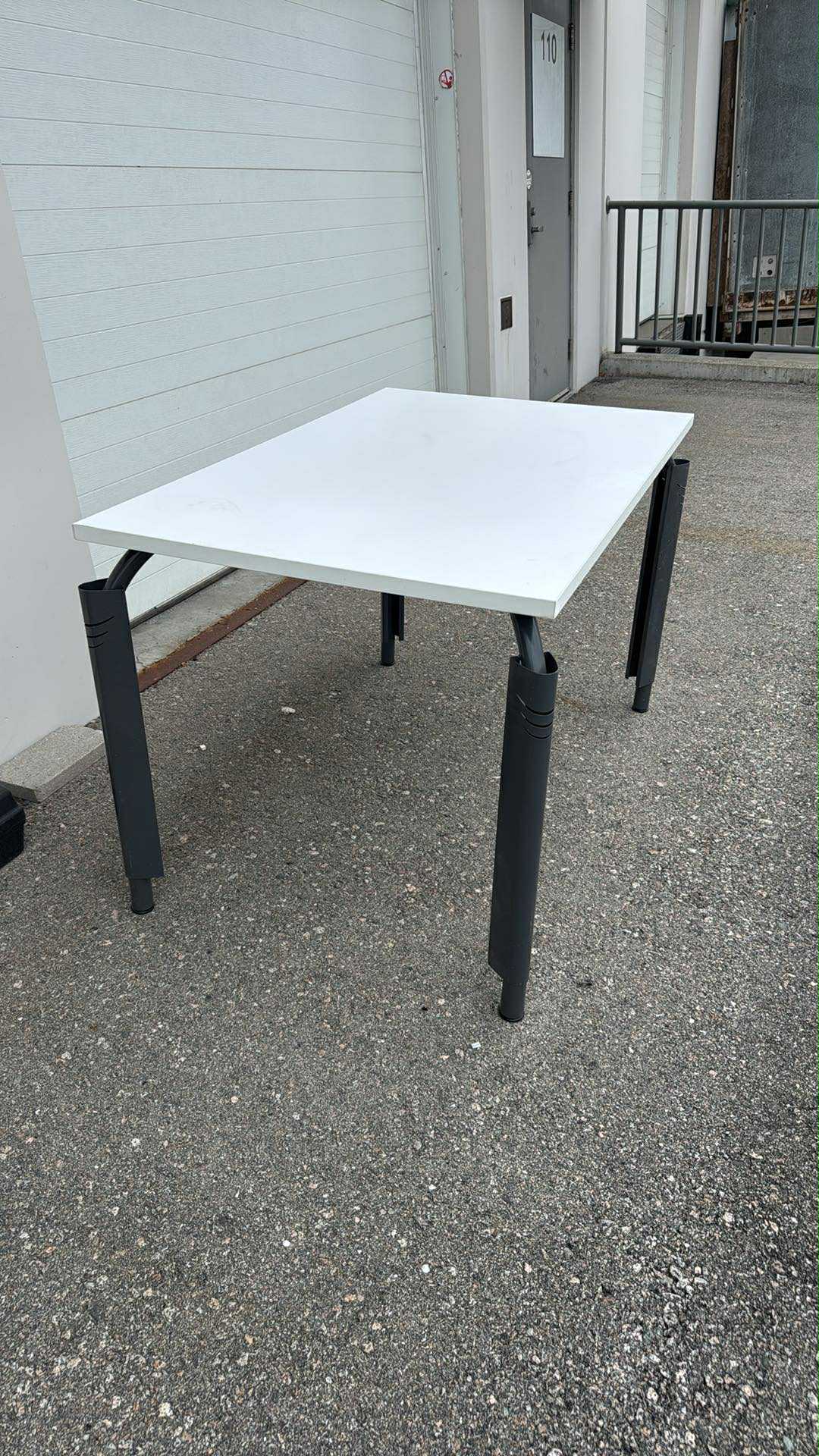 Steelcase Single Desk - 46" x 29"