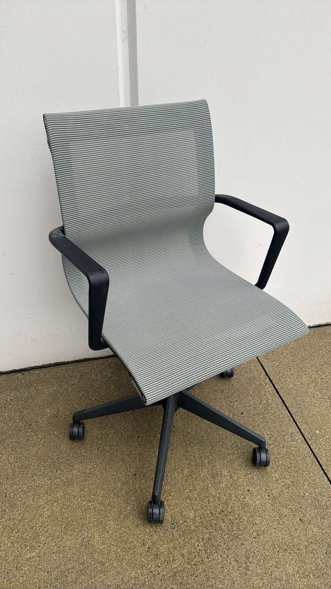 Used Icon C4 Mesh Office Chair