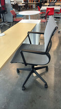 Load image into Gallery viewer, Used Icon C4 Mesh Office Chair
