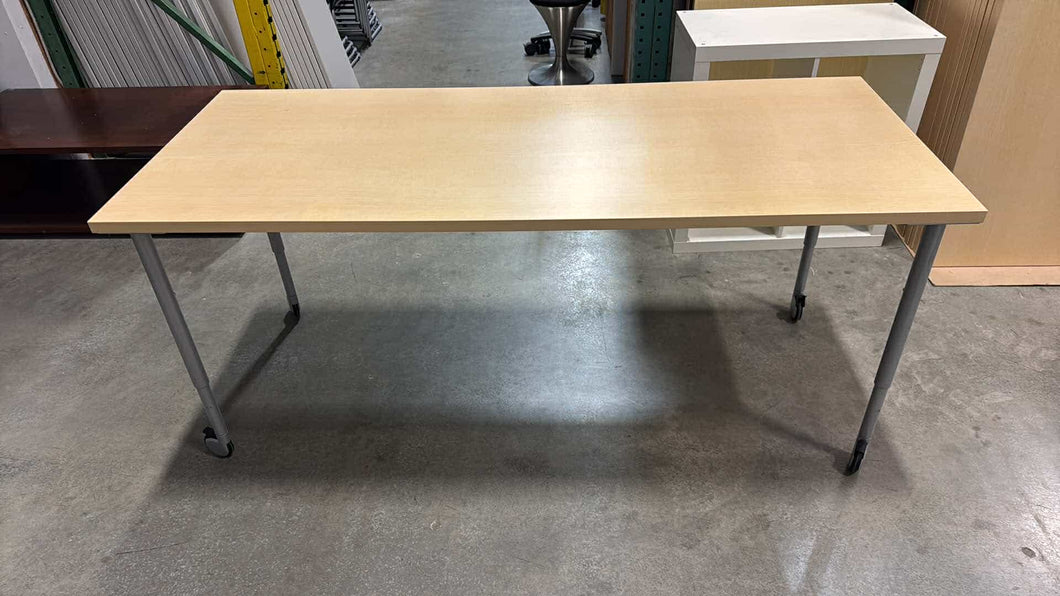 Used Height Adjustable Rolling Knoll Tables