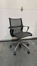 Load image into Gallery viewer, Used Herman Miller Setu Chairs
