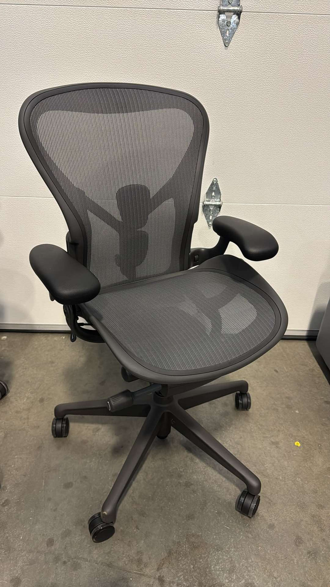 NEW IN BOX! Herman Miller Aeron Remastered Chair Size B