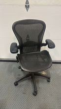 Load image into Gallery viewer, Used Herman Miller Aeron Classic Size B
