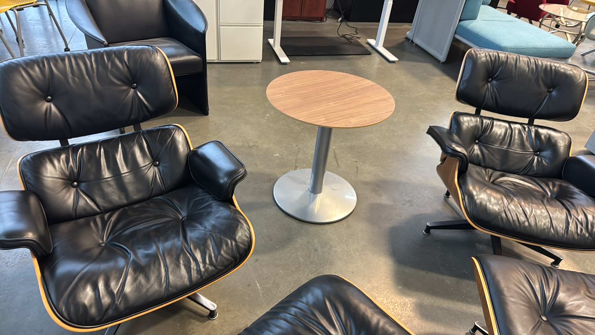 Allermuir Classic Round Side Table - 24"