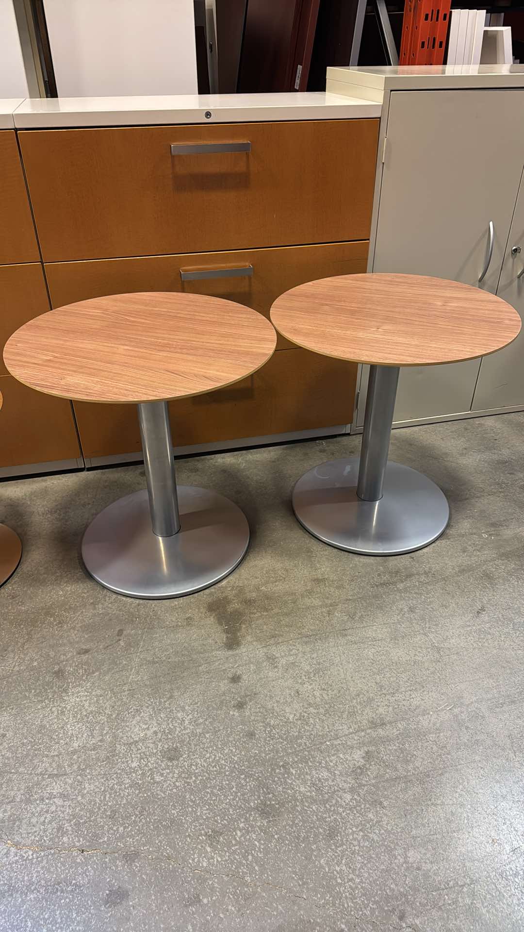 Allermuir Classic Round Side Table - 24"