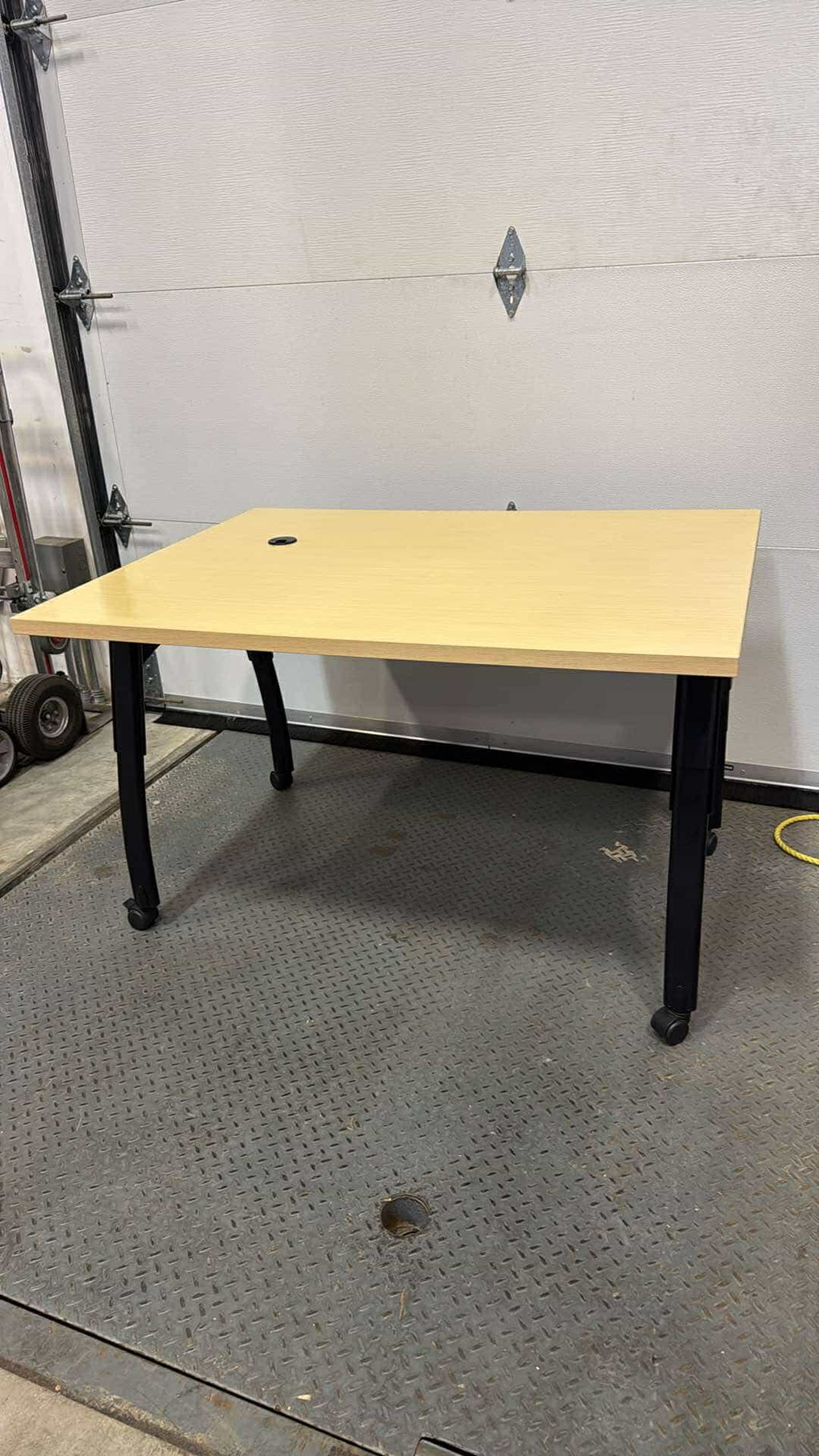 Herman Miller Everywhere Rolling Meeting Table - 48" x 36"