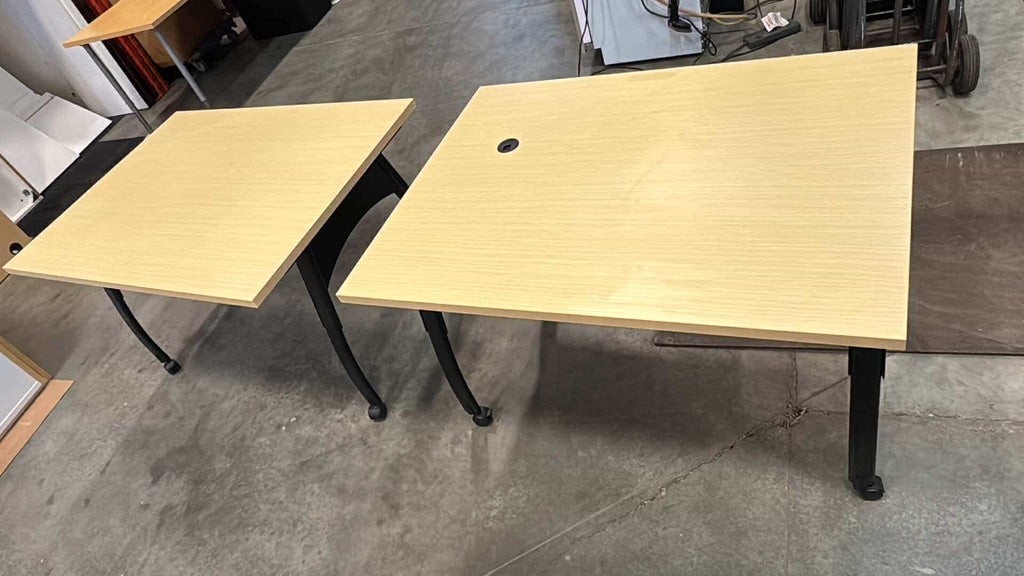 Herman Miller Everywhere Rolling Meeting Table - 48" x 36"