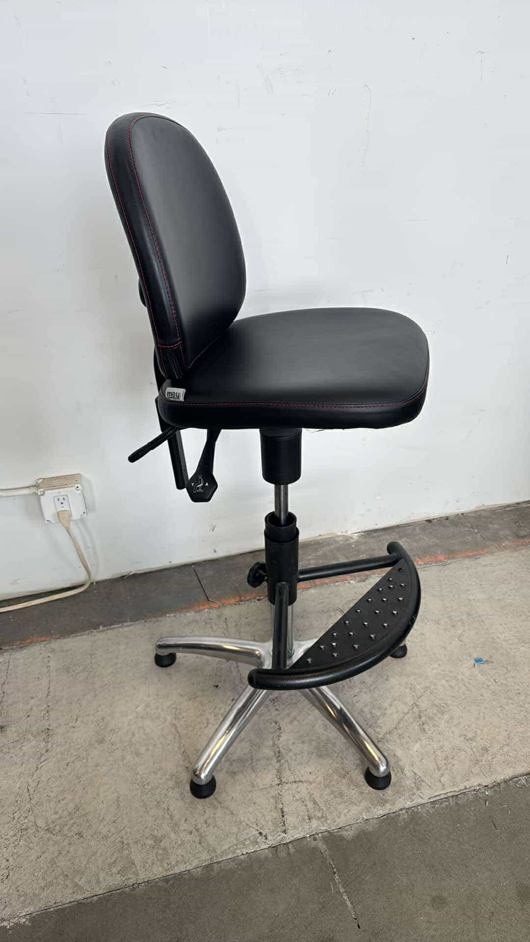 Mey Design Stationary Work Stool