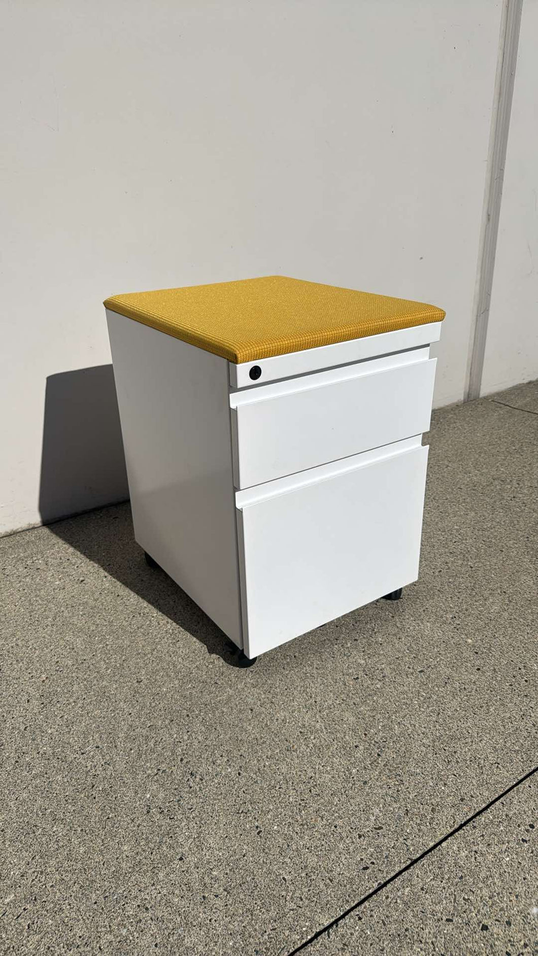 Used Knoll Rolling Storage Pedestal w/ Cushion