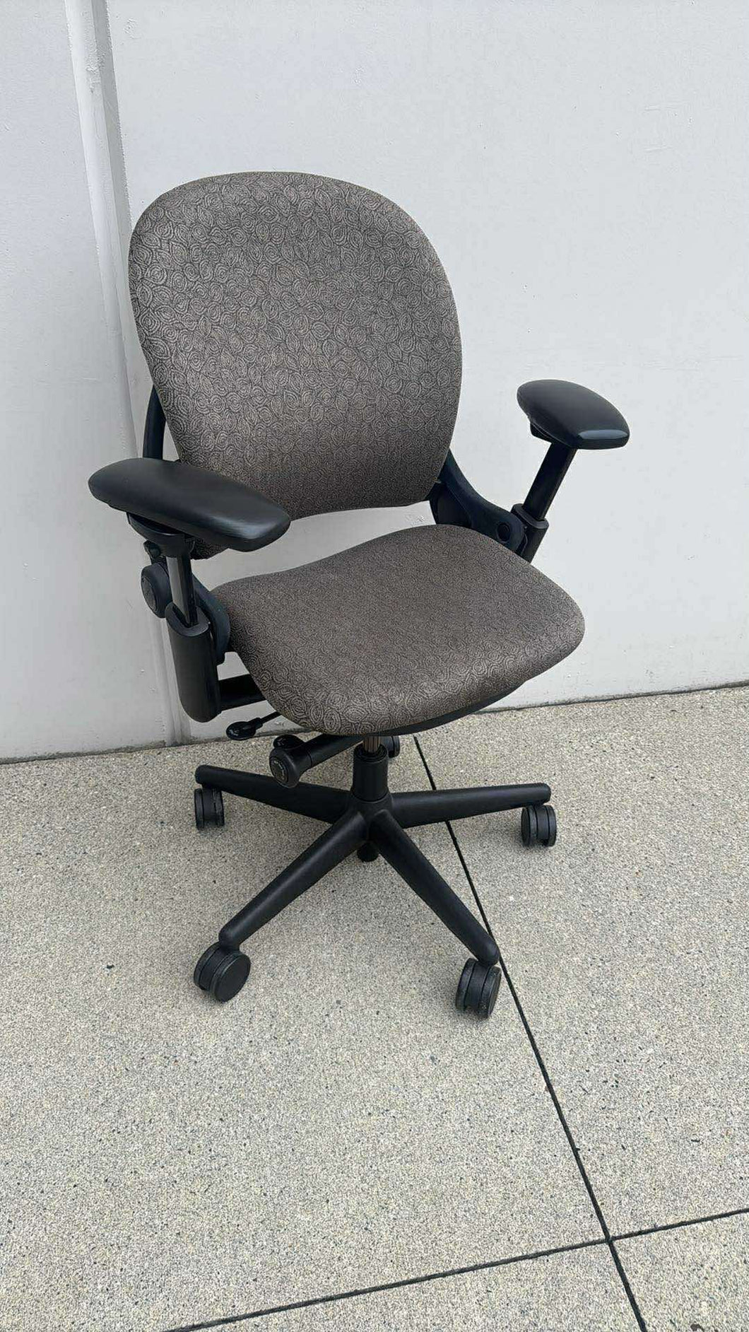 Used Steelcase Leap V1 Ergonomic Chair