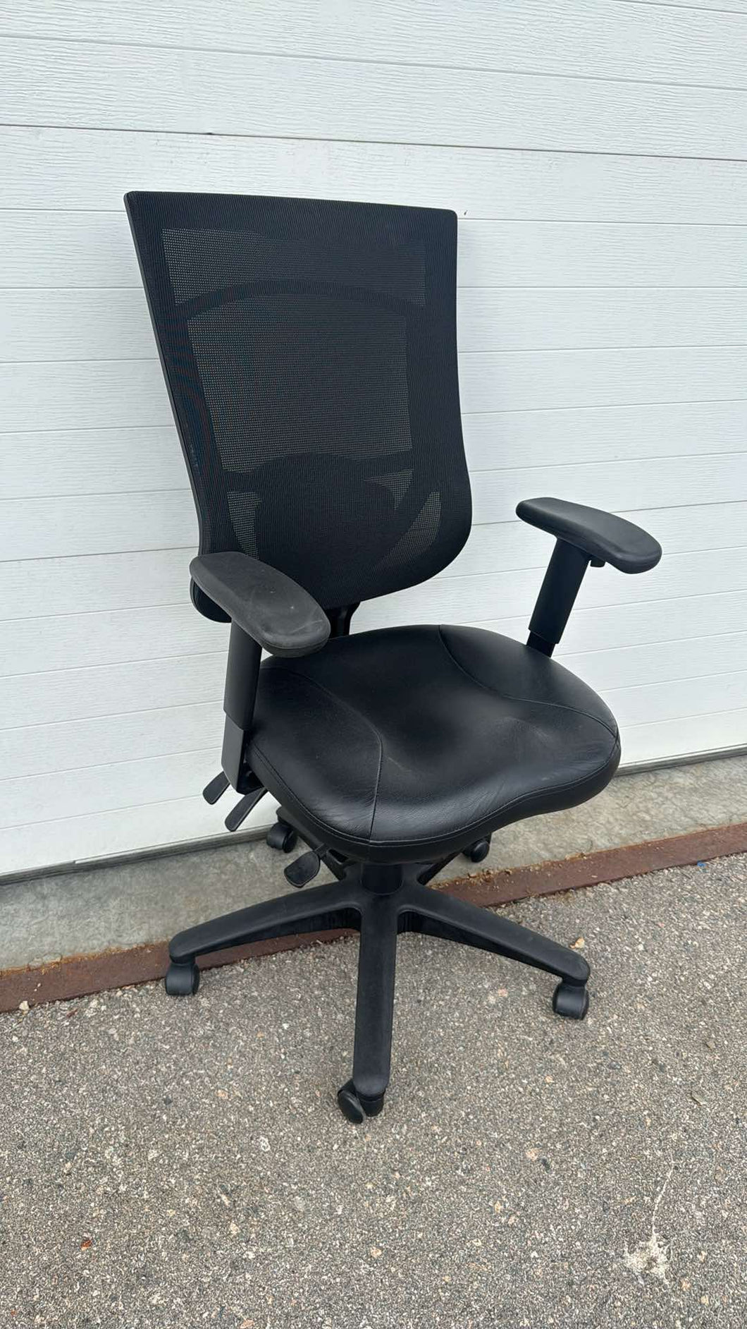Used Cool Mesh High Back Ergonomic Office Chairs