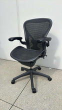 Load image into Gallery viewer, Used Herman Miller Aeron Classic Size B Chair
