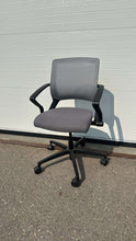 Load image into Gallery viewer, Used Via Seating &quot;Reset&quot; Mid Back Task Chair
