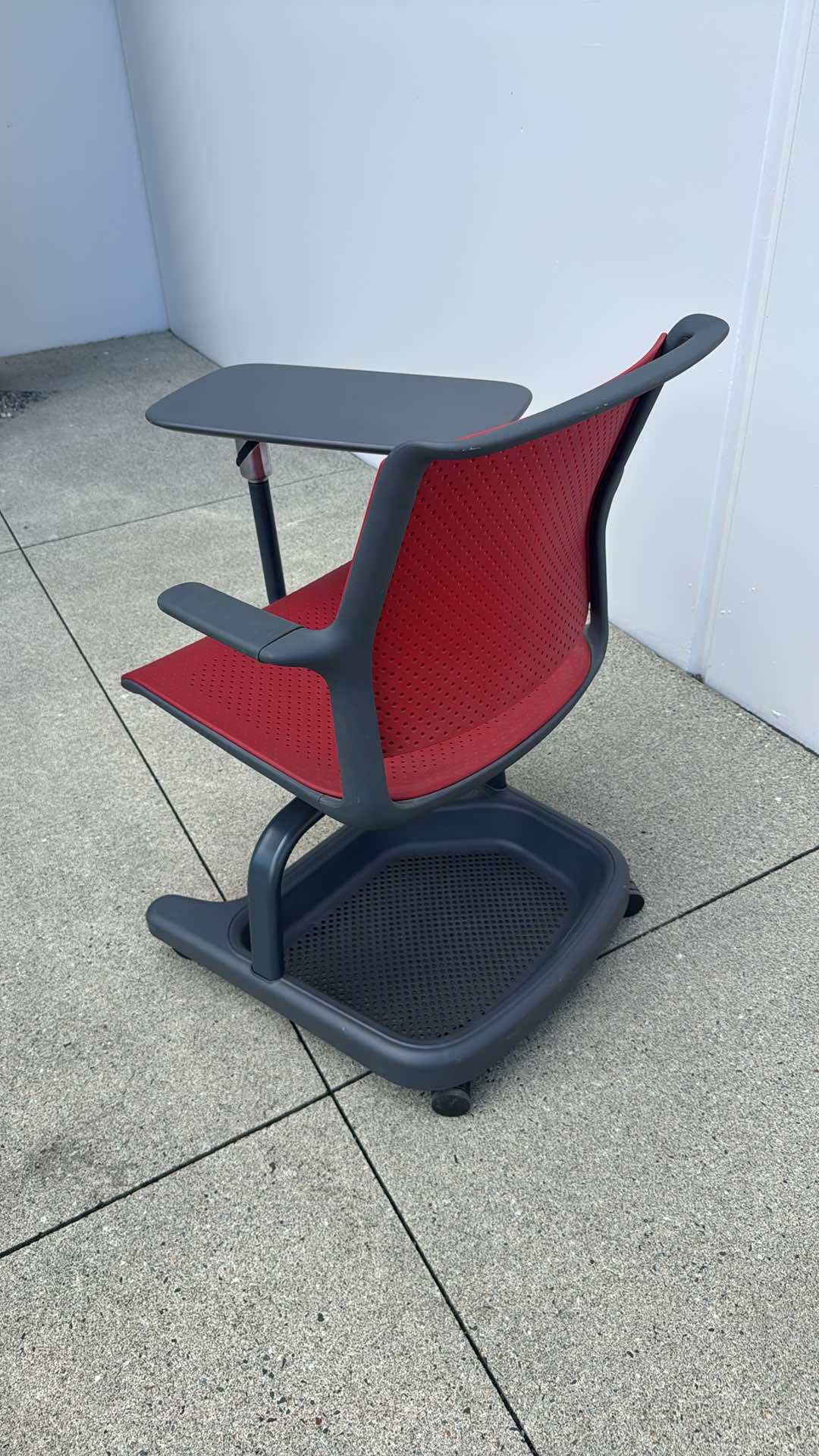 Allermuir Scholar Rolling Chair with Tablet Arm