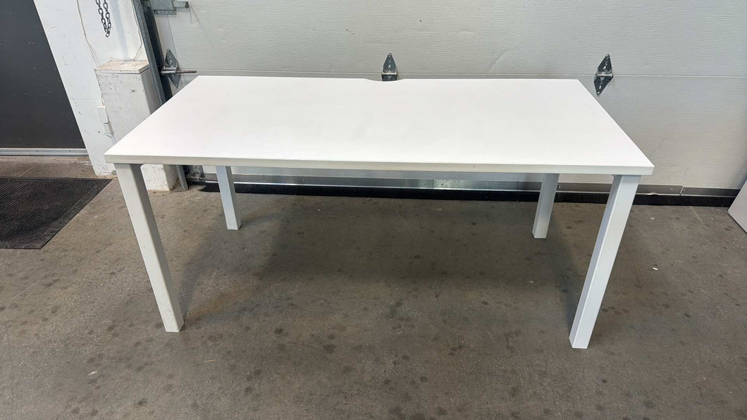 Used 60x30 White Steelcase Desks
