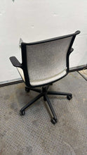 Load image into Gallery viewer, LIKE NEW Allermuir &quot;Ad-Lib&quot; Office Chair

