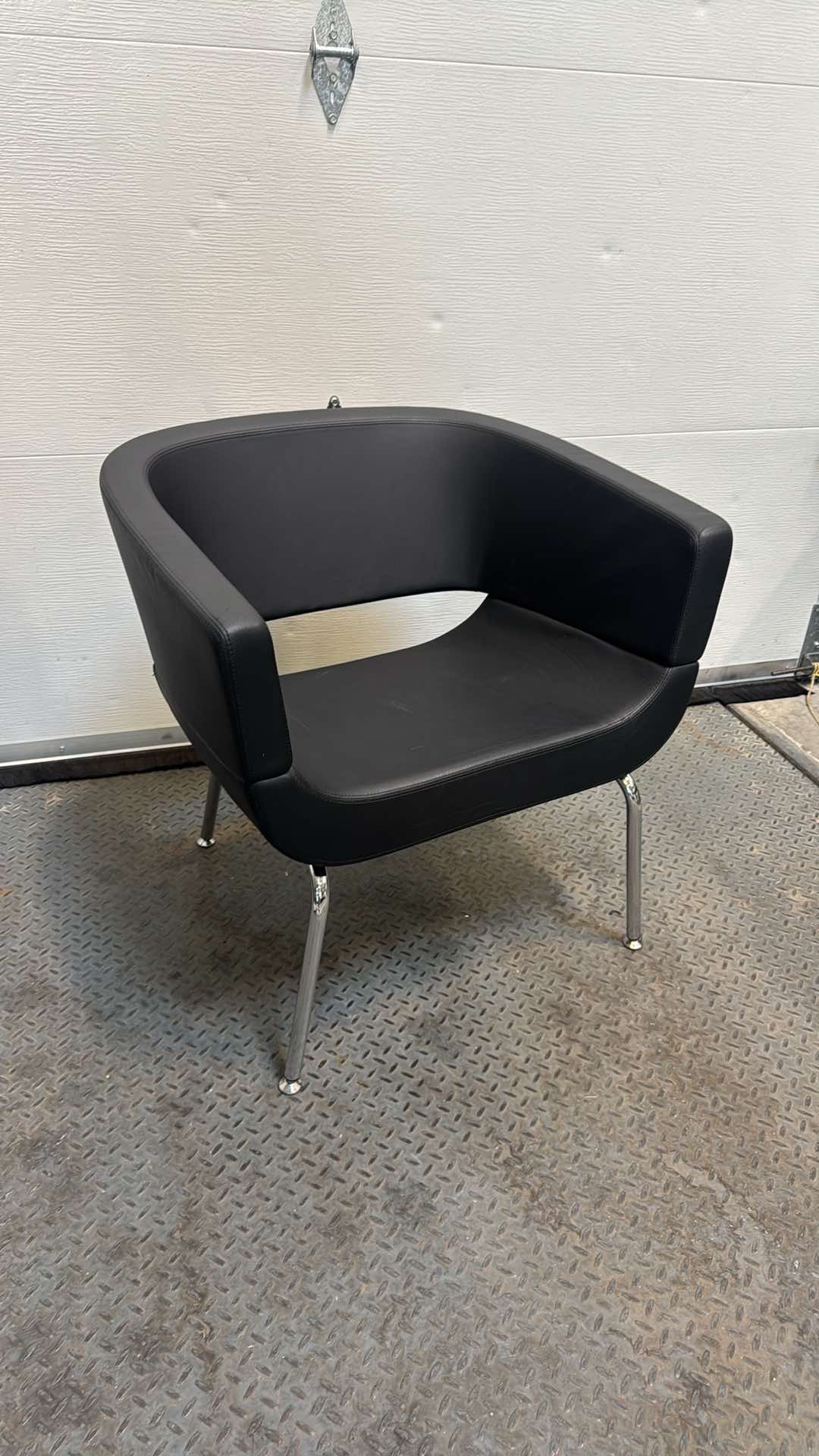 Allermuir Onyx Canter Lounge Chair