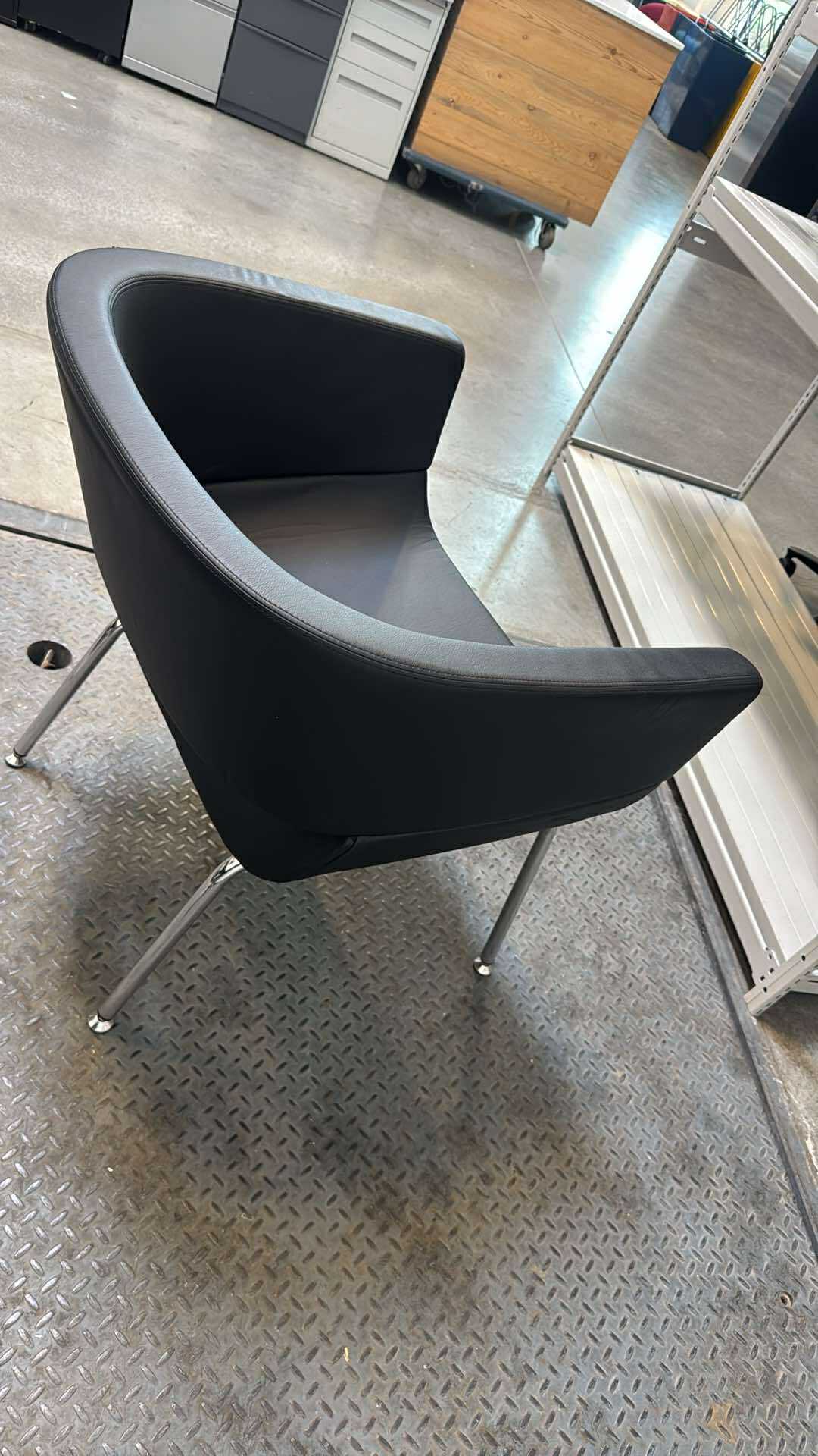 Allermuir Onyx Canter Lounge Chair