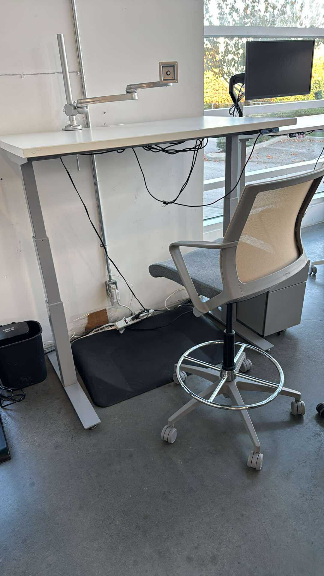Sit-On-It Movi Task Stool