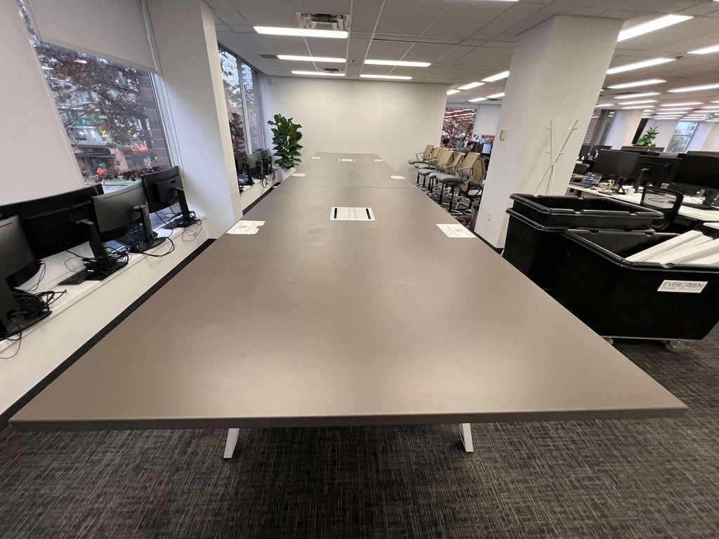 Enwork Equilibrium Standing-Height Collaboration Table – 20′ × 4′ (Powered)