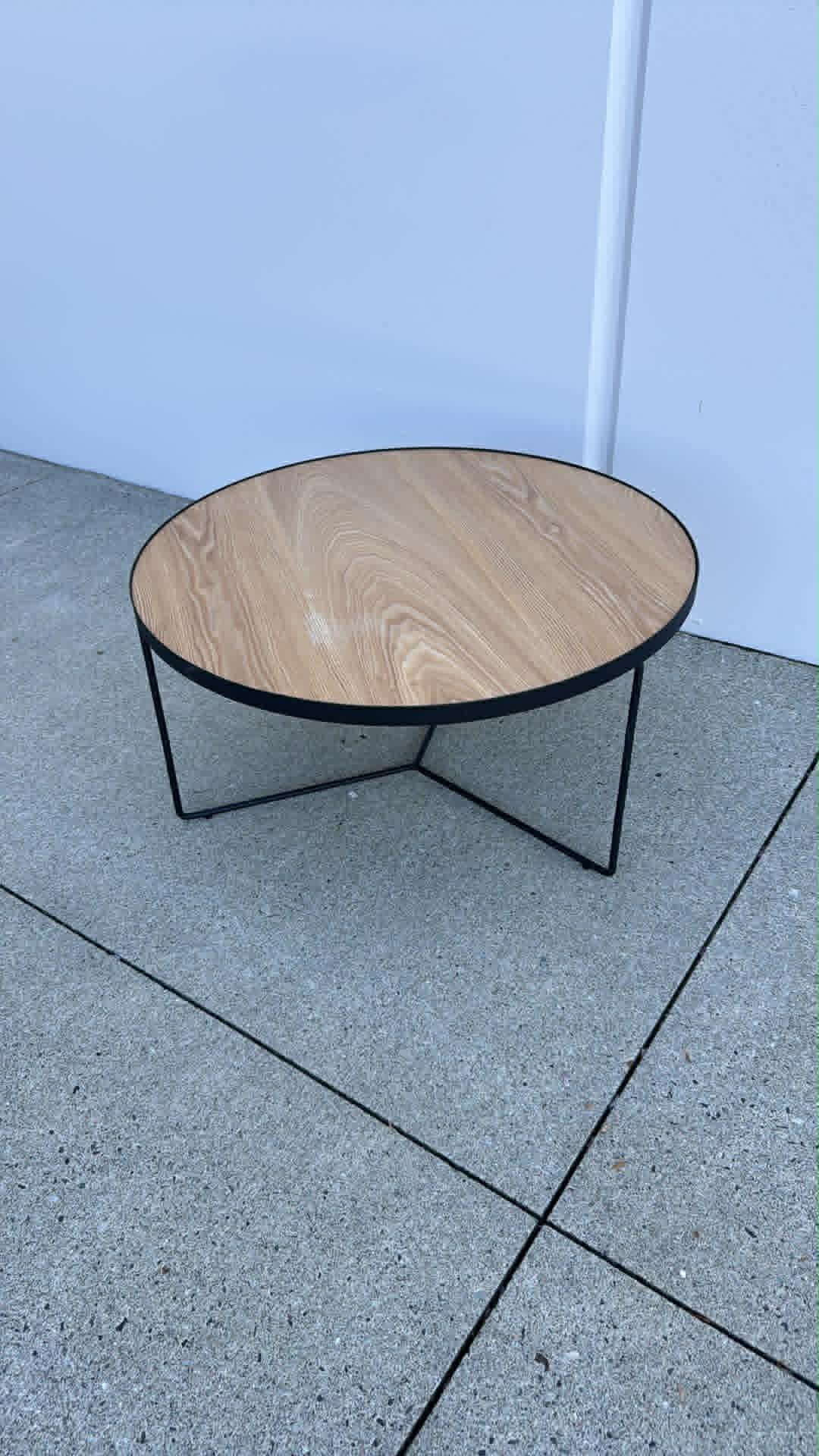 Style In Form Round Coffee Table