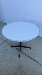 Herman Miller 36" Round Table – Classic Aluminum Base