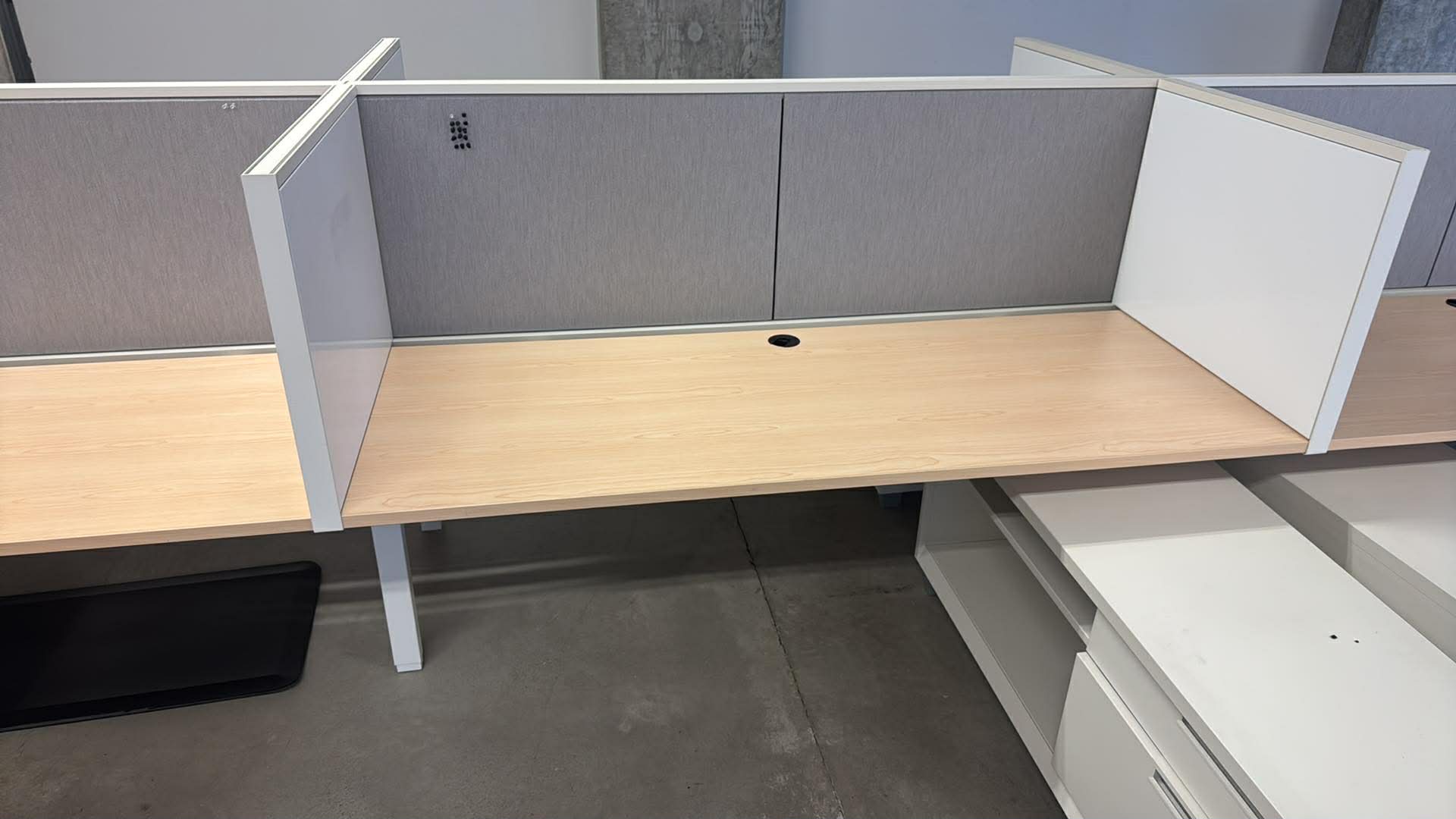 Teknion District Back-to-Back Workstation Pod - 12-Person