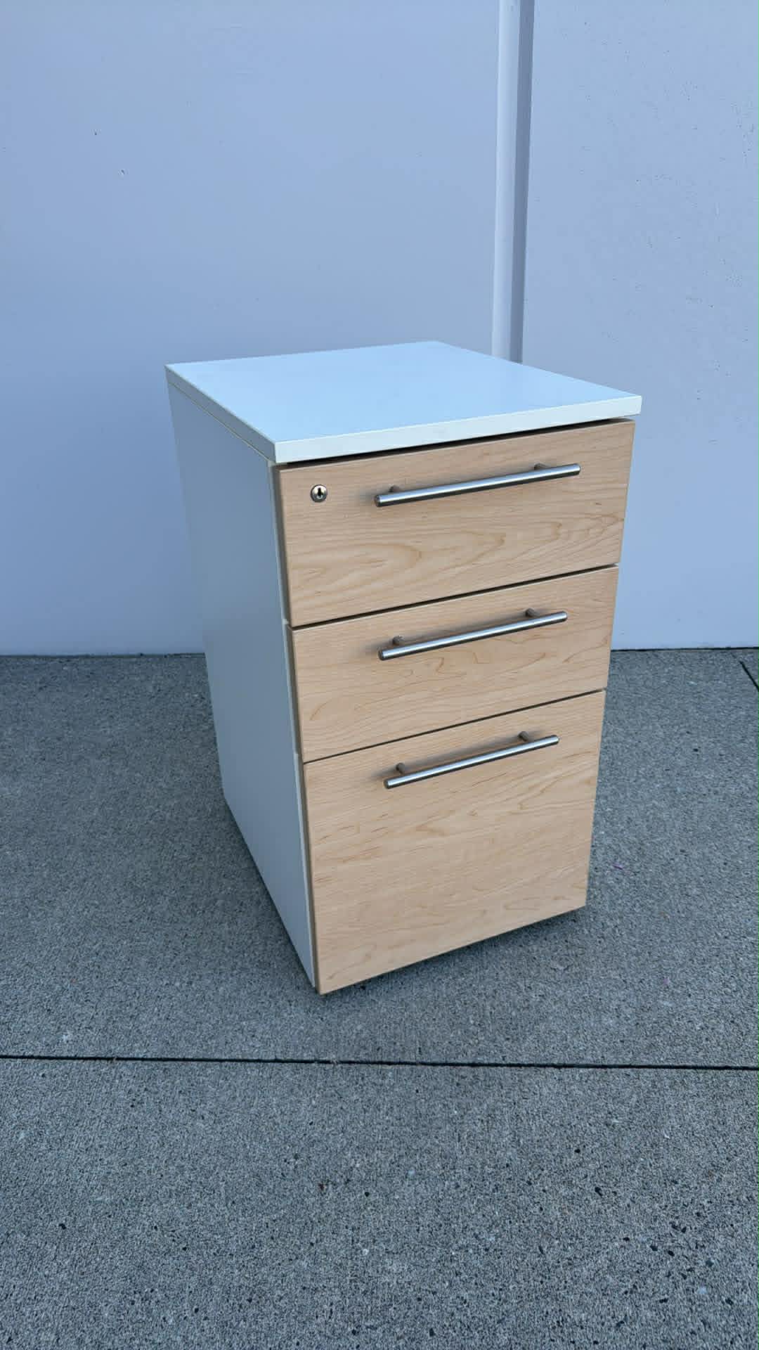 3-Drawer Mobile Pedestal – White / Maple