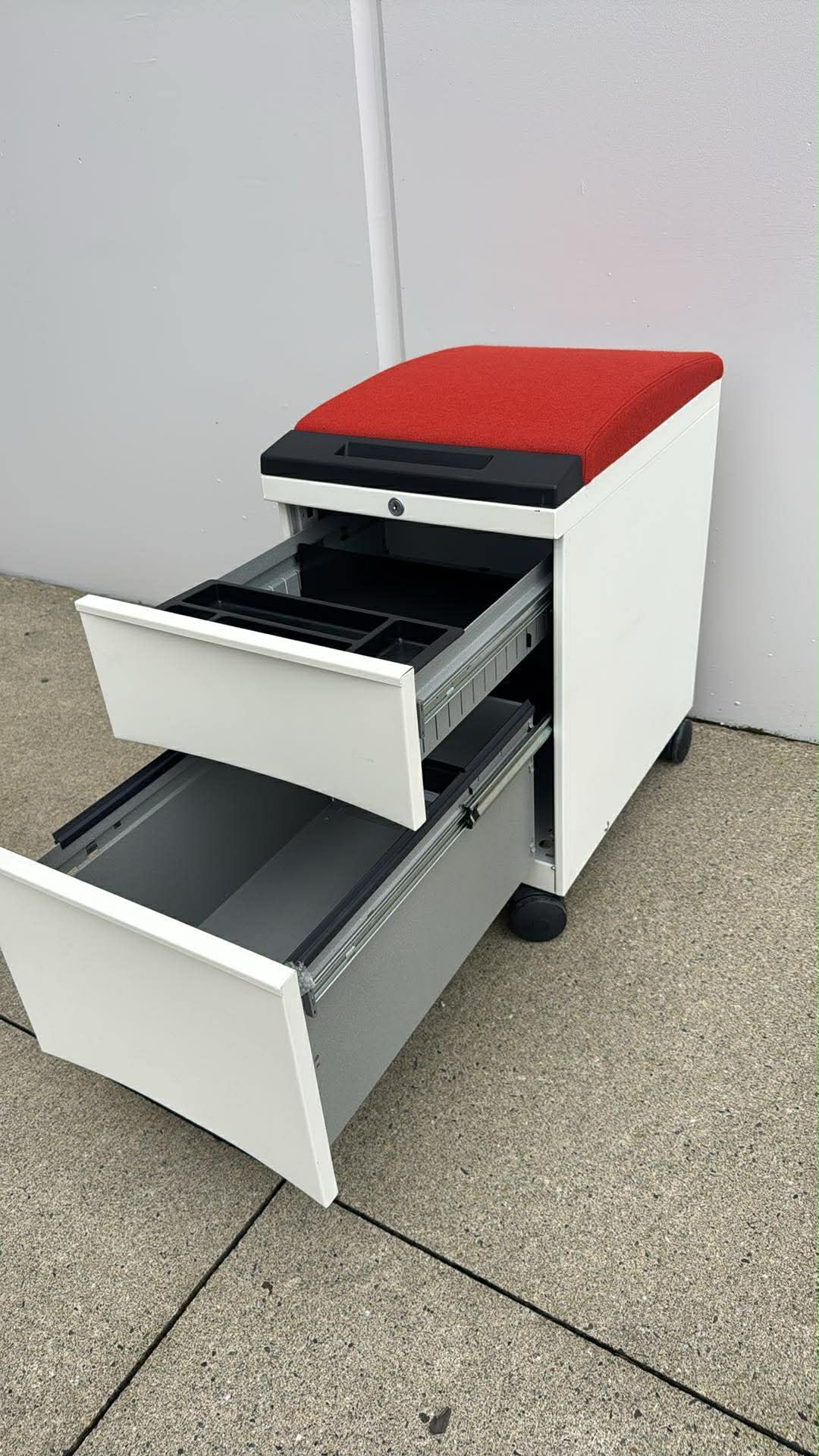 Teknion Leverage Rolling Mobile Pedestal (Box/File)